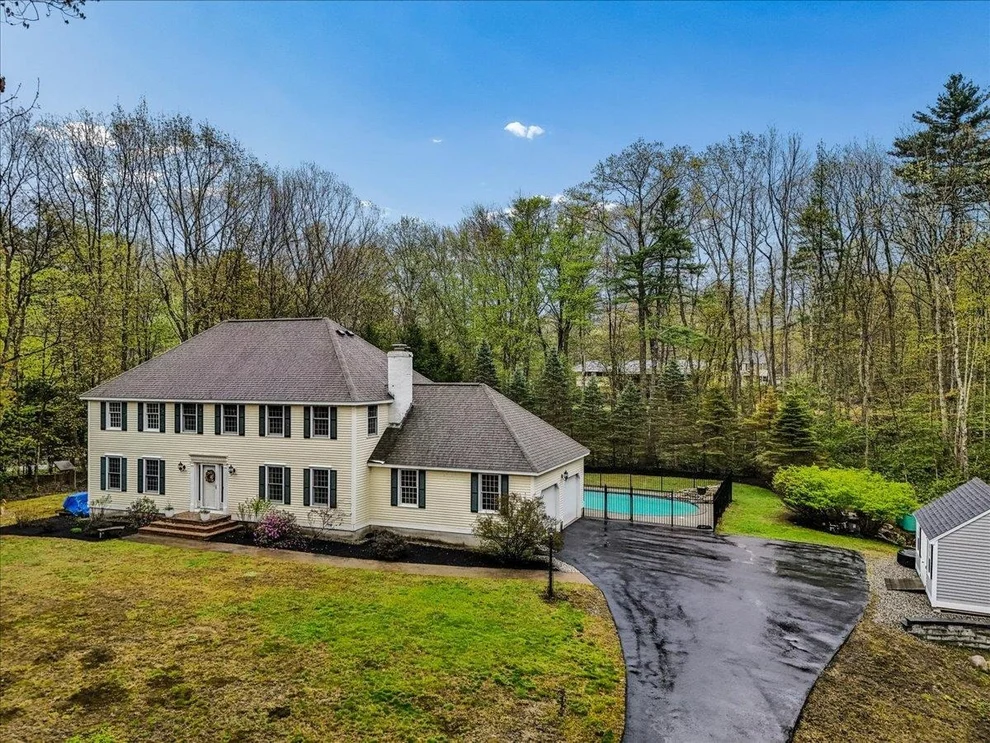 Unit for sale at 98 Hitching Post, Bedford, NH 03110