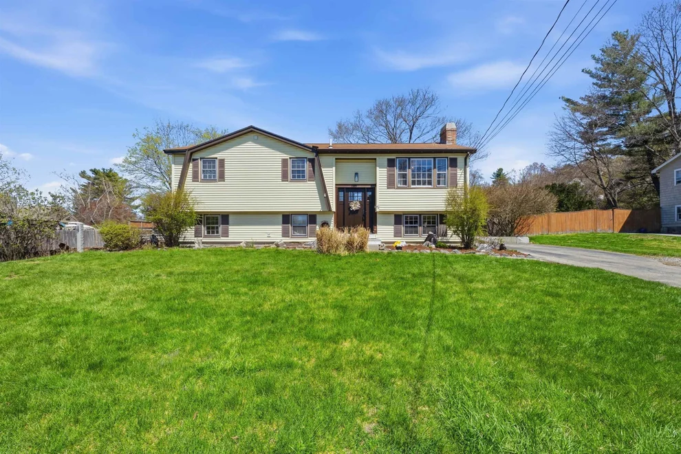 Unit for sale at 4 Percheron, Nashua, NH 03062