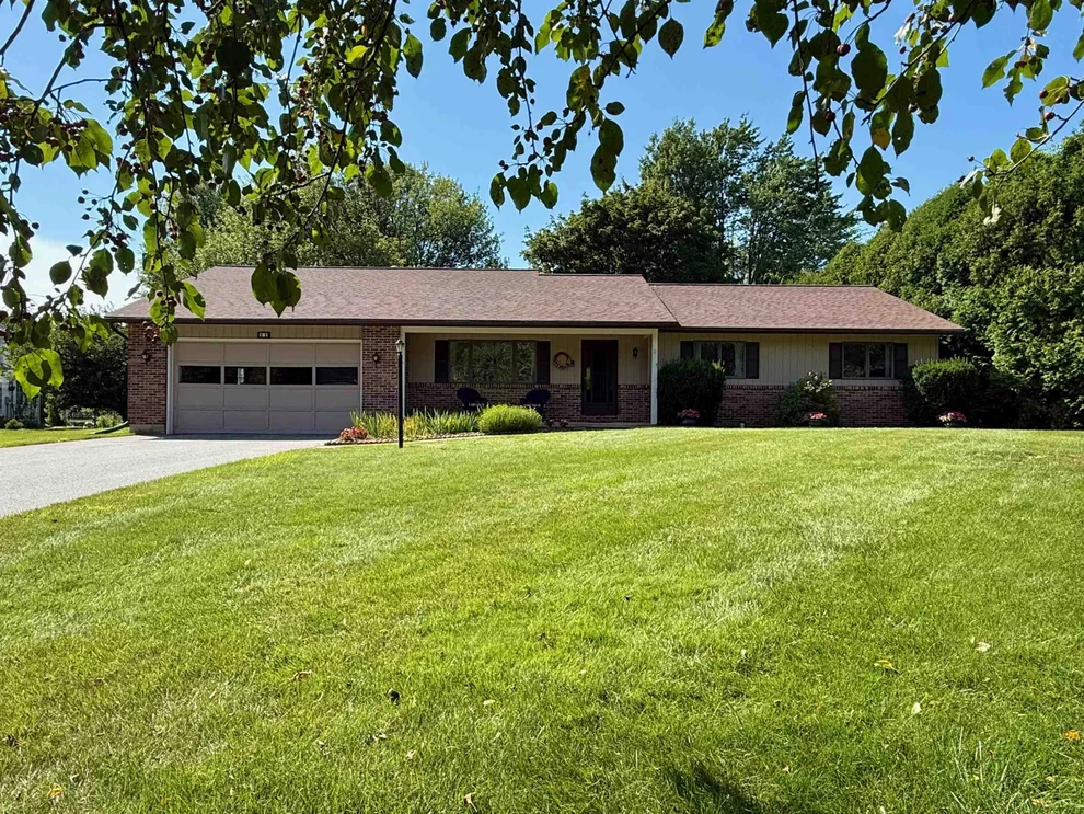 Unit for sale at 11 Rivendell, Essex Junction, VT 05452