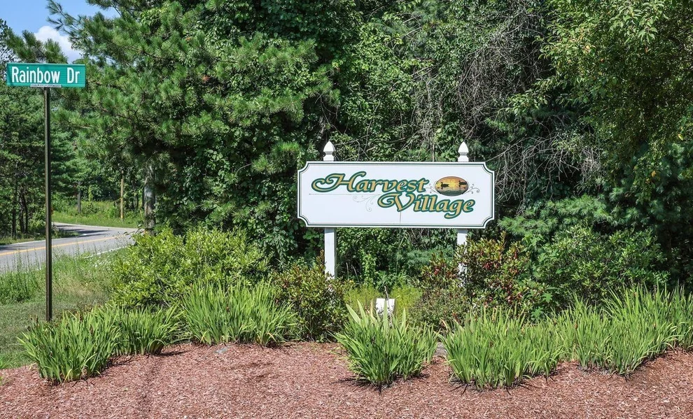 Unit for sale at 8 Rainbow, Londonderry, NH 03053