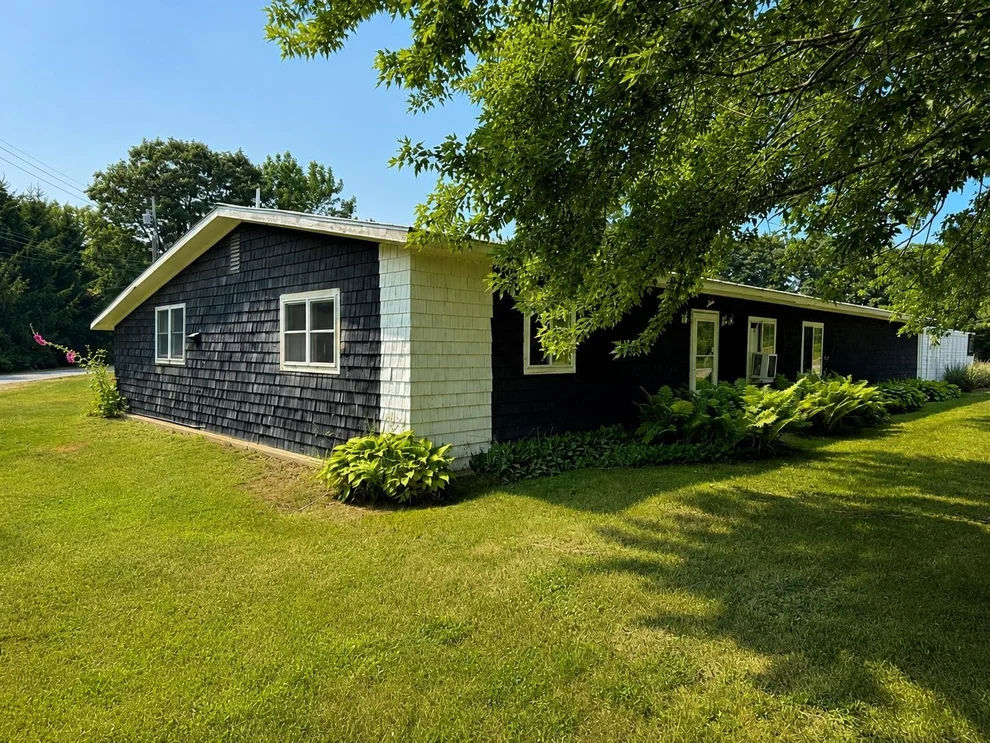 Unit for sale at 103 Gravelle, Milton, VT 05468