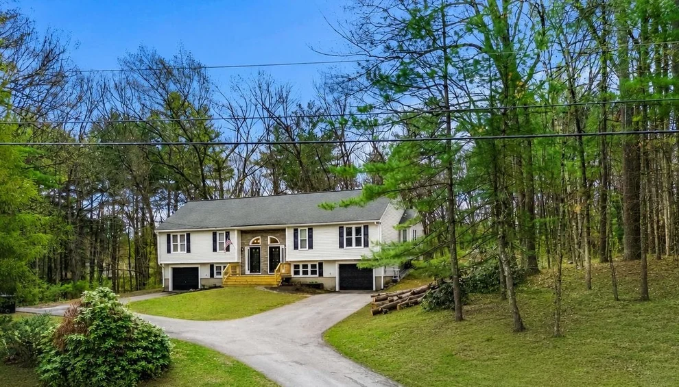 Unit for sale at 7B Kingston, Hudson, NH 03051