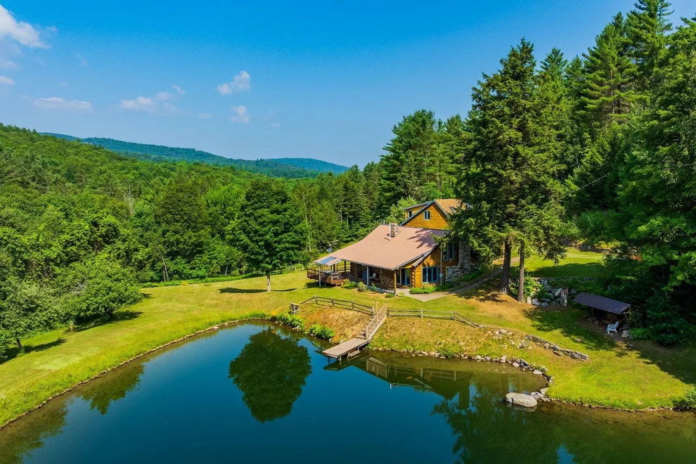 Unit for sale at 830 Old Schoolhouse, Newbury, VT 05051
