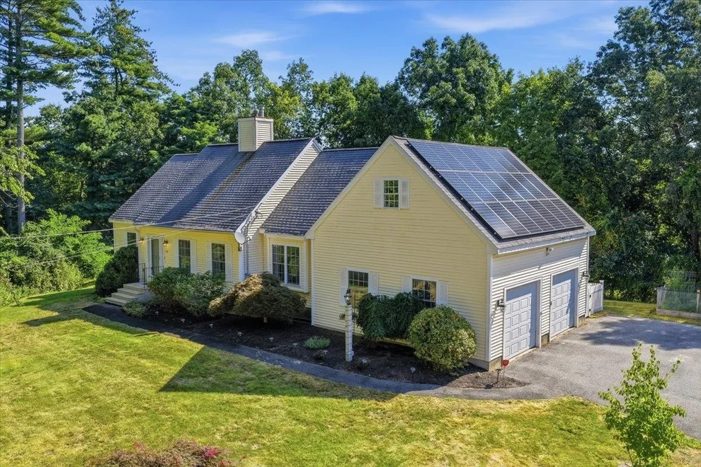 Unit for sale at 770 Mammoth, Pelham, NH 03076