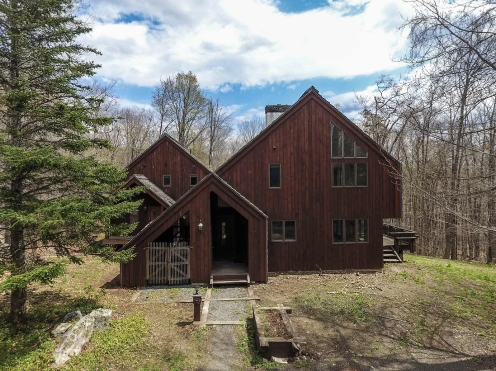 Unit for sale at 583 Hawk Spur, Plymouth, VT 05056