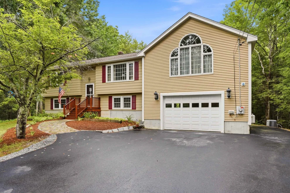 Unit for sale at 6 Birch, Raymond, NH 03077