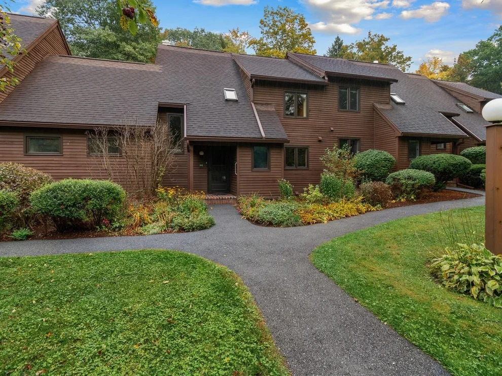 Unit for sale at 315 Acorn, Shelburne, VT 05482