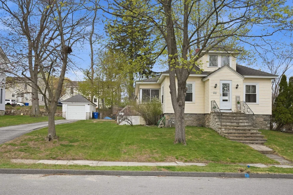 Unit for sale at 82 Sunnyside, Manchester, NH 03103