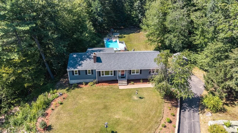 Unit for sale at 10 Mayflower, Londonderry, NH 03053
