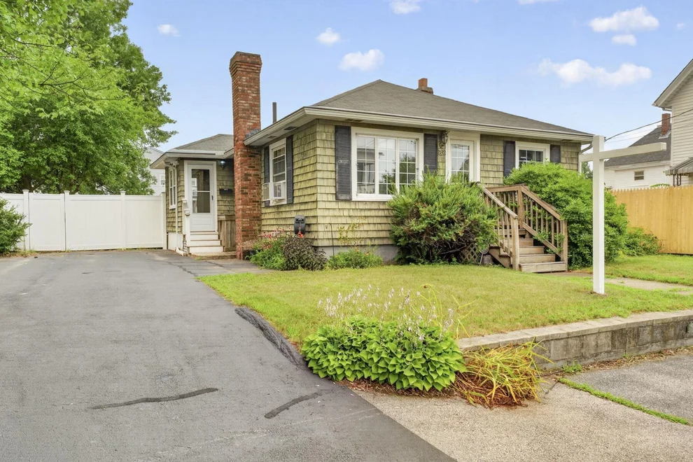 Unit for sale at 282 Jewett, Manchester, NH 03103