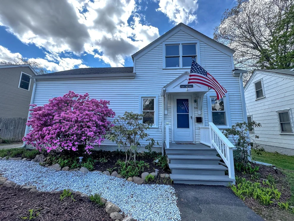 Unit for sale at 935 Gage, Bennington, VT 05201