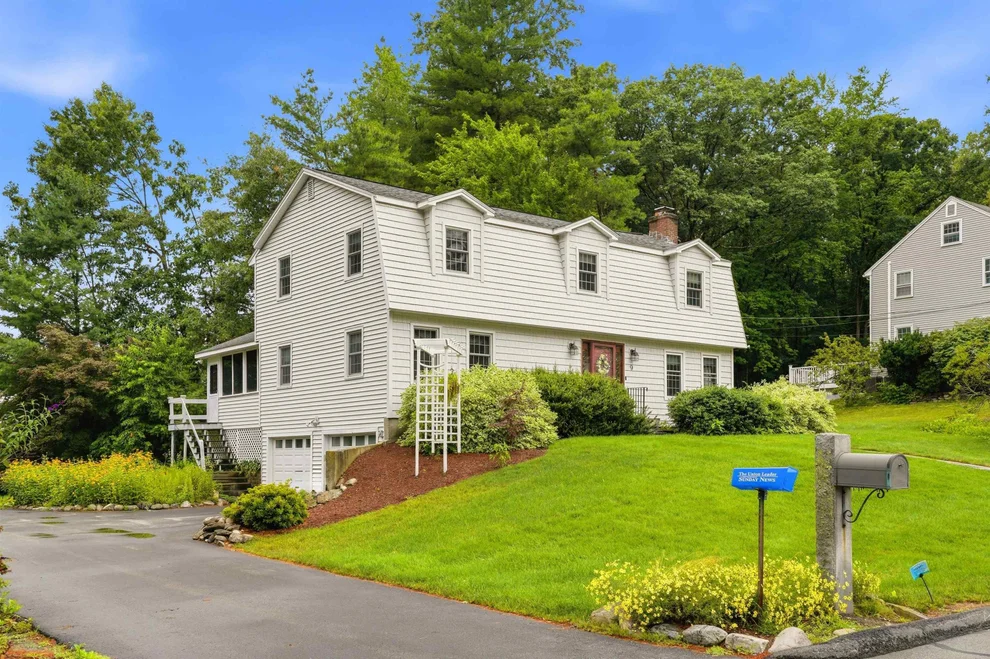 Unit for sale at 9 Whitman, Nashua, NH 03062