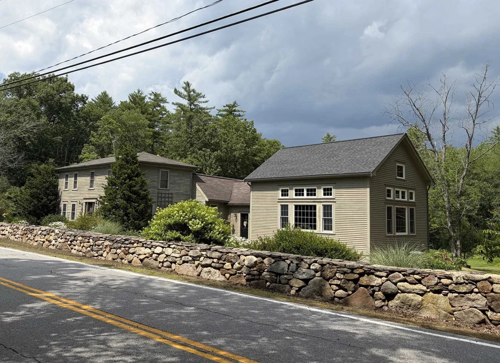 Unit for sale at 355 Stage, Nottingham, NH 03291
