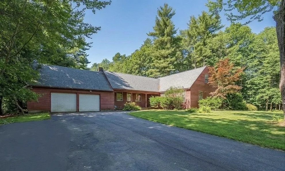 Unit for sale at 1 Exeter, Kingston, NH 03848