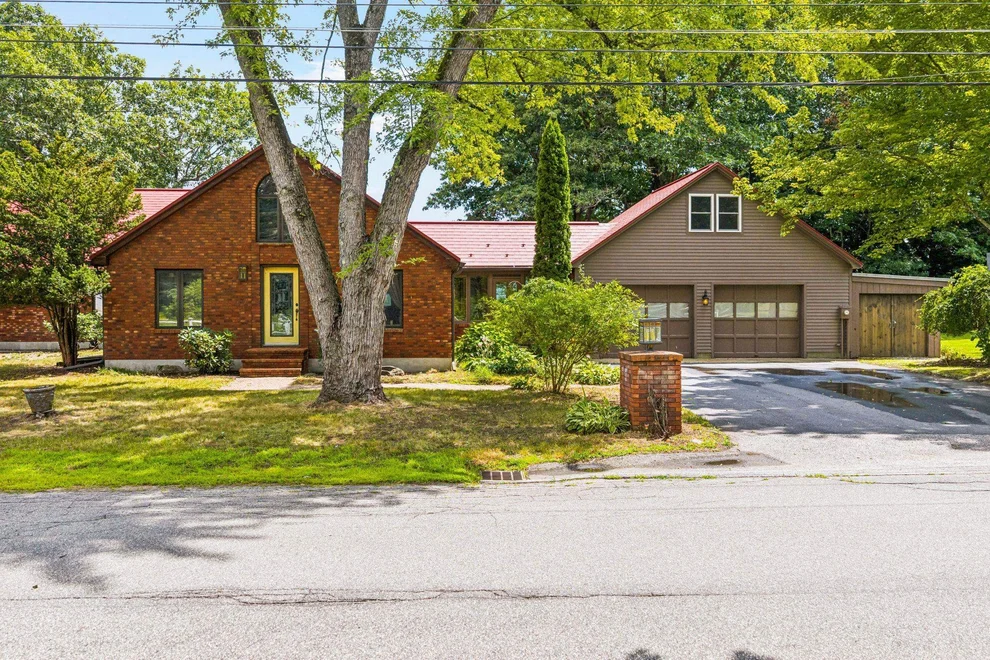 Unit for sale at 97 Penacook, Concord, NH 03303