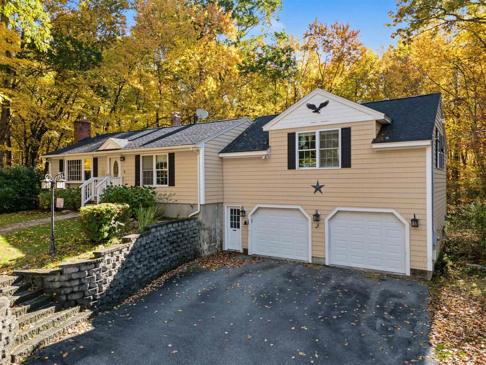 Unit for sale at 5 Hovey Meadow, Atkinson, NH 03811