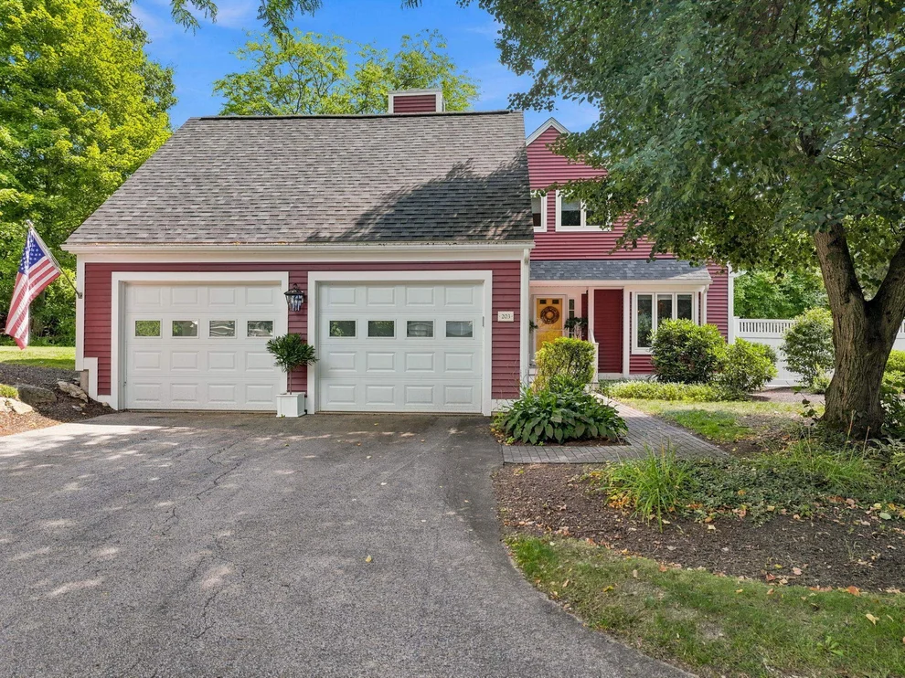 Unit for sale at 203 Straw Hill, Manchester, NH 03104