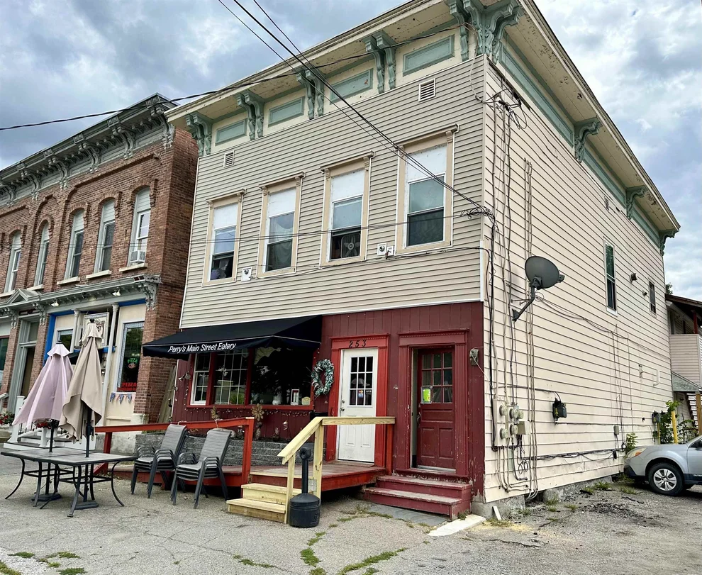 Unit for sale at 253 Main, Poultney, VT 05764