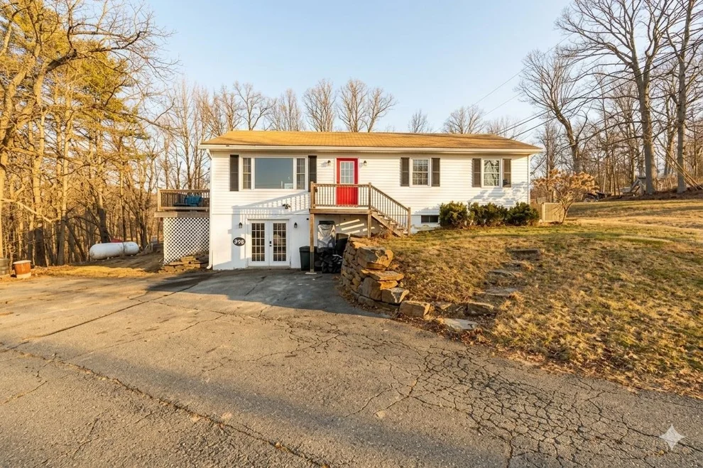 Unit for sale at 1571 Dairy Hill, Royalton, VT 05068
