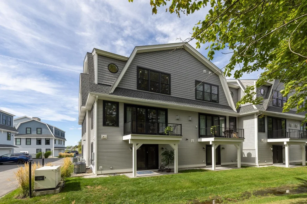 Unit for sale at 28 Little Bay, Dover, NH 03820