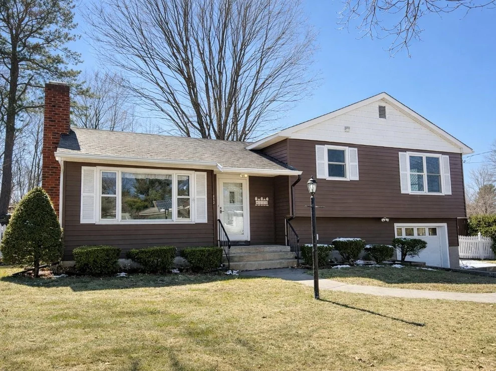 Unit for sale at 112 Abnaki, Essex Junction, VT 05452
