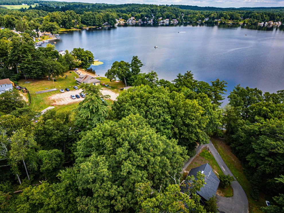 Unit for sale at 52 Pond, Derry, NH 03038