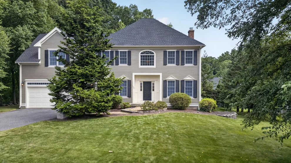 Unit for sale at 142 Holman, Shrewsbury, MA 01545