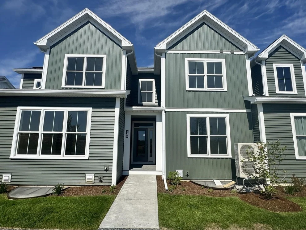 Unit for sale at 449 Old Farm, South Burlington, VT 05403