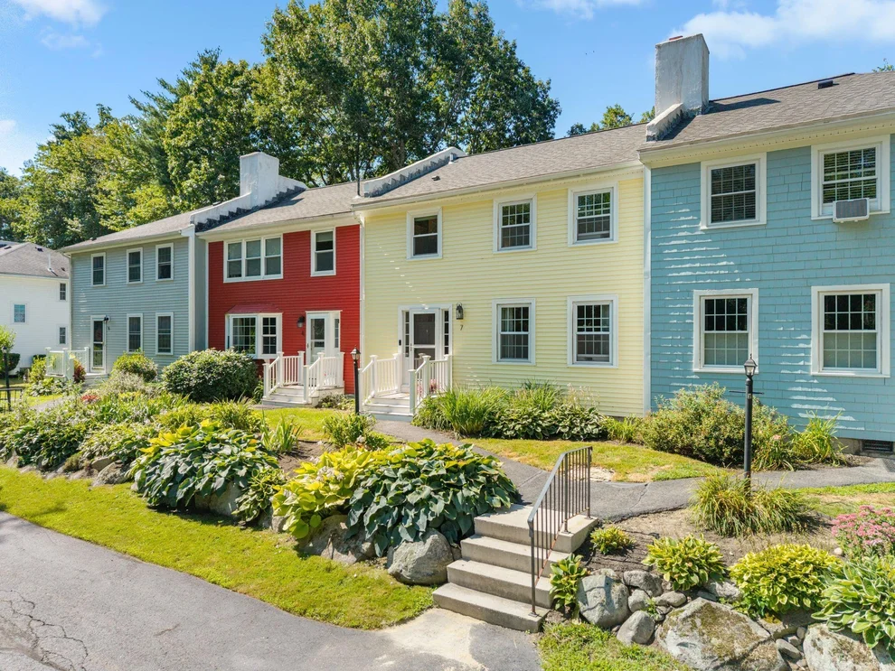 Unit for sale at 41 Boulder Brook, Exeter, NH 03833