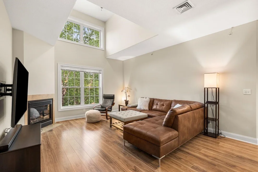 Unit for sale at 17 Roundabout, Manchester, NH 03102