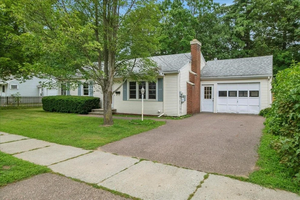 Unit for sale at 44 Brierwood, Burlington, VT 05408
