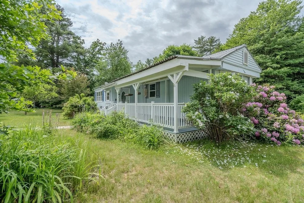 Unit for sale at 10 Knights, Epsom, NH 03234