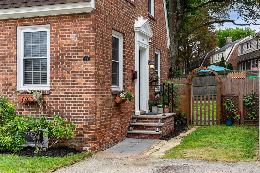 Unit for sale at 93 Saratoga, Portsmouth, NH 03801