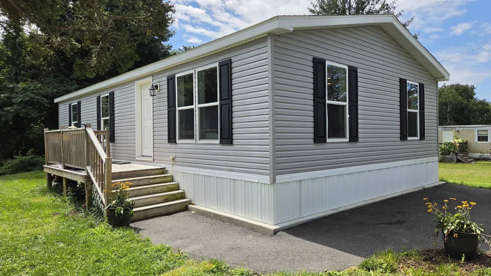 Unit for sale at 85 Coffin, Epping, NH 03042