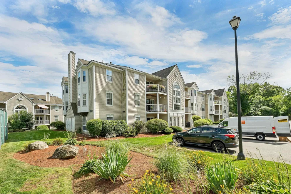 Unit for sale at 5 Bernards, Merrimack, NH 03054