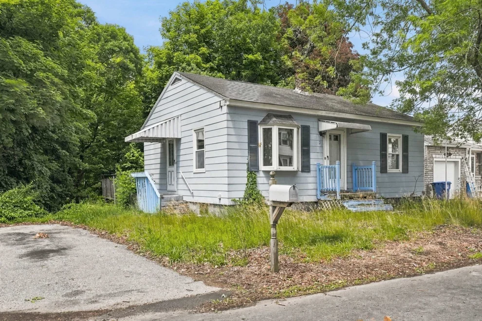 Unit for sale at 25 Kendall, Manchester, NH 03103