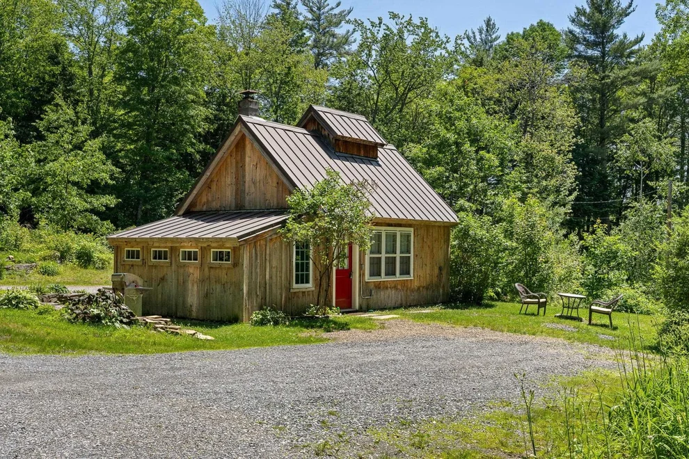 Unit for sale at 511 Shattuck Hill, West Windsor, VT 05037