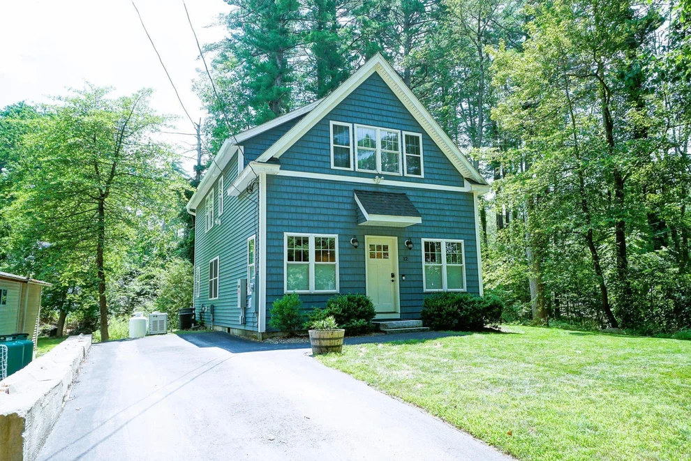 Unit for sale at 12 Grove, Windham, NH 03087