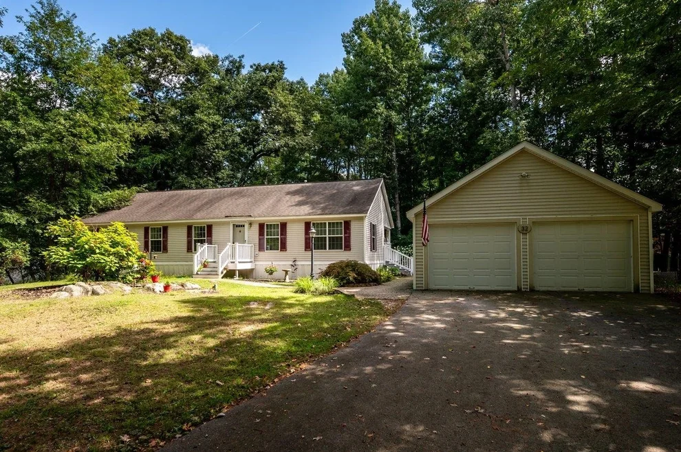 Unit for sale at 32 Bunker, Madbury, NH 03823