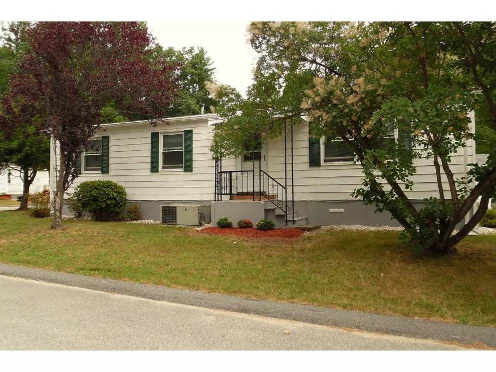 Unit for sale at 235 Robin Hood Dr, Exeter, NH 03833