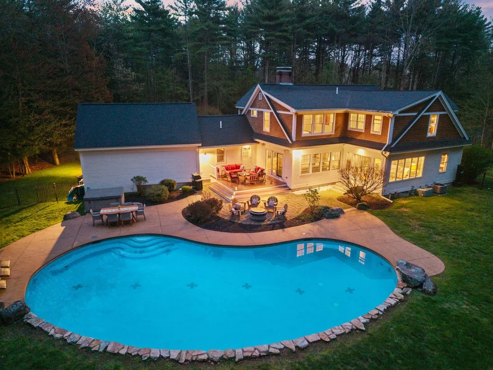 Unit for sale at 15 Wiggin, Stratham, NH 03885