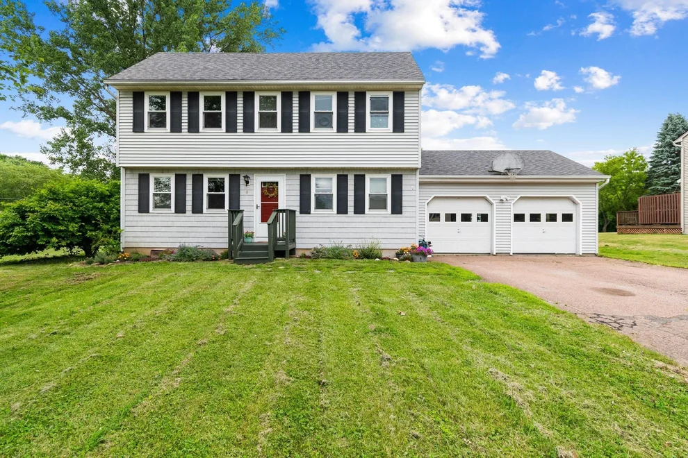 Unit for sale at 8 Hunting Ridge, Milton, VT 05468