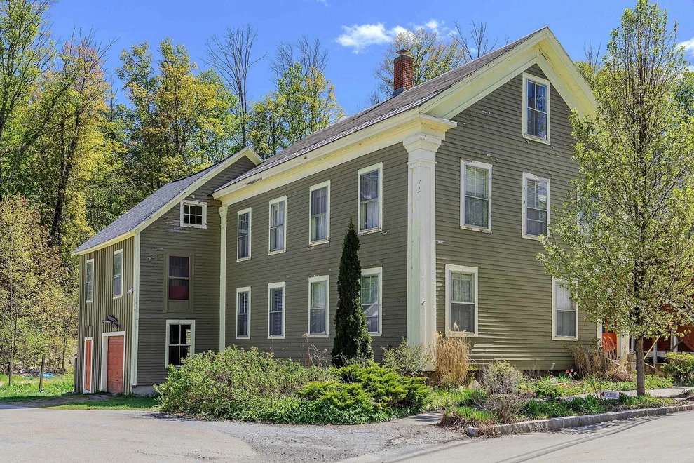 Unit for sale at 29 Pikes Falls, Jamaica, VT 05343