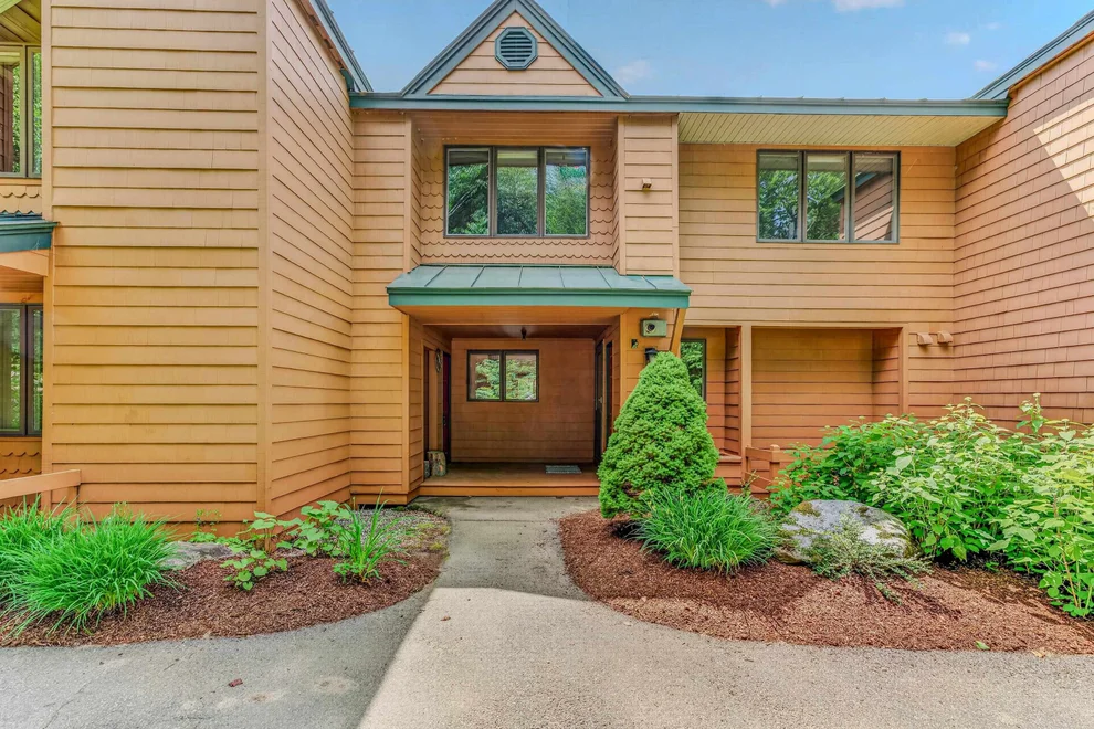 Unit for sale at 72 Appleby Close, Carroll, NH 03575