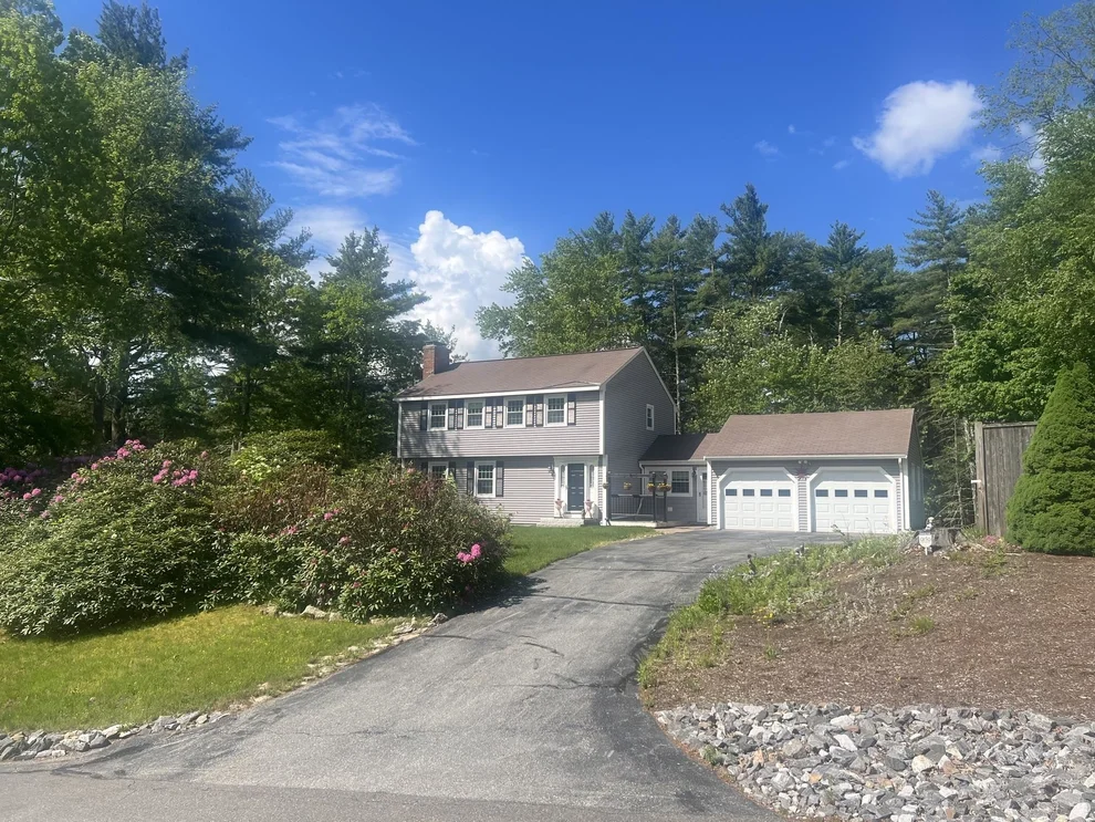 Unit for sale at 9 Trowbridge, Merrimack, NH 03054
