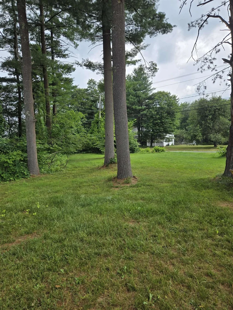 Unit for sale at 221 Rockingham, Londonderry, NH 03053