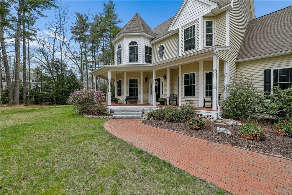 Unit for sale at 7 Victoria, Amherst, NH 03031