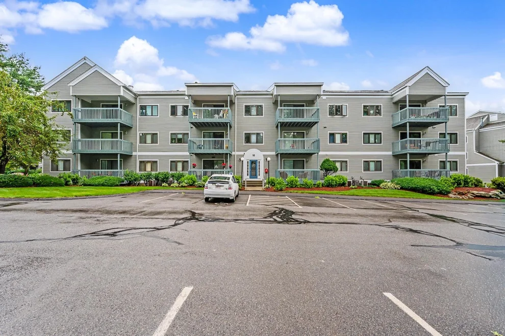 Unit for sale at 16 Ledgewood Hills, Nashua, NH 03062