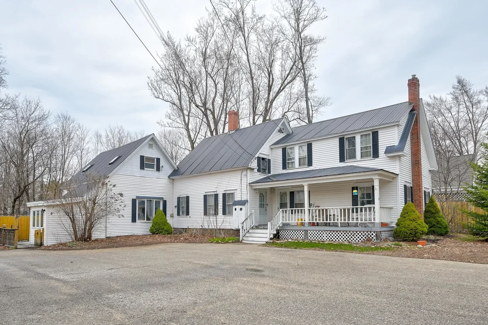 Unit for sale at 22 Oak, Conway, NH 03860