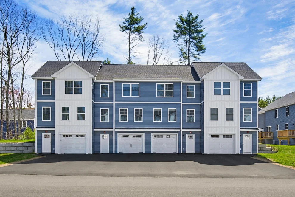 Unit for sale at 8C The Crossings at Village, Barrington, NH 03825